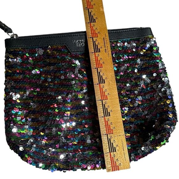 Victoria’s Secret Multicolored or Black Sequined Clutch Bag. - Picture 7 of 7